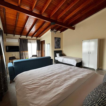 Ada Konak Otel Βουρλά Εξωτερικό φωτογραφία